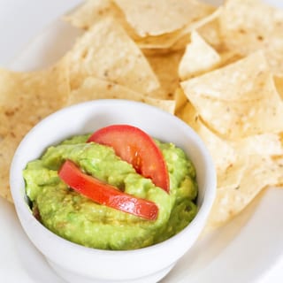 GUACAMOLE DIP & CHIPS
